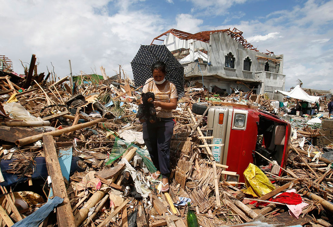 El Tifón Haiyan devastó el Sudeste Asiático el 2013, principalmente a Filipinas, matando cerca de a 6.300 personas.